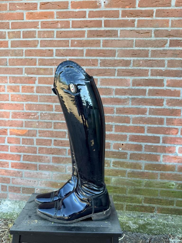 Donkerblauwe lak laarzen secchiari, Dieren en Toebehoren, Paardrijkleding, Gebruikt, Dressuur, Ophalen of Verzenden, Dames
