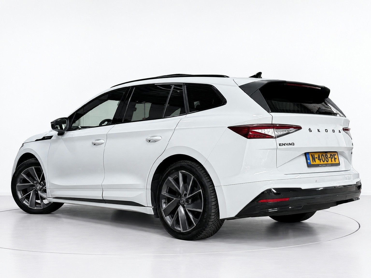 Skoda Enyaq iV 80 Sportline Panoramadak Carplay Hud Led, Auto's, Automaat, Dealer onderhouden, Achterwielaandrijving, Gebruikt