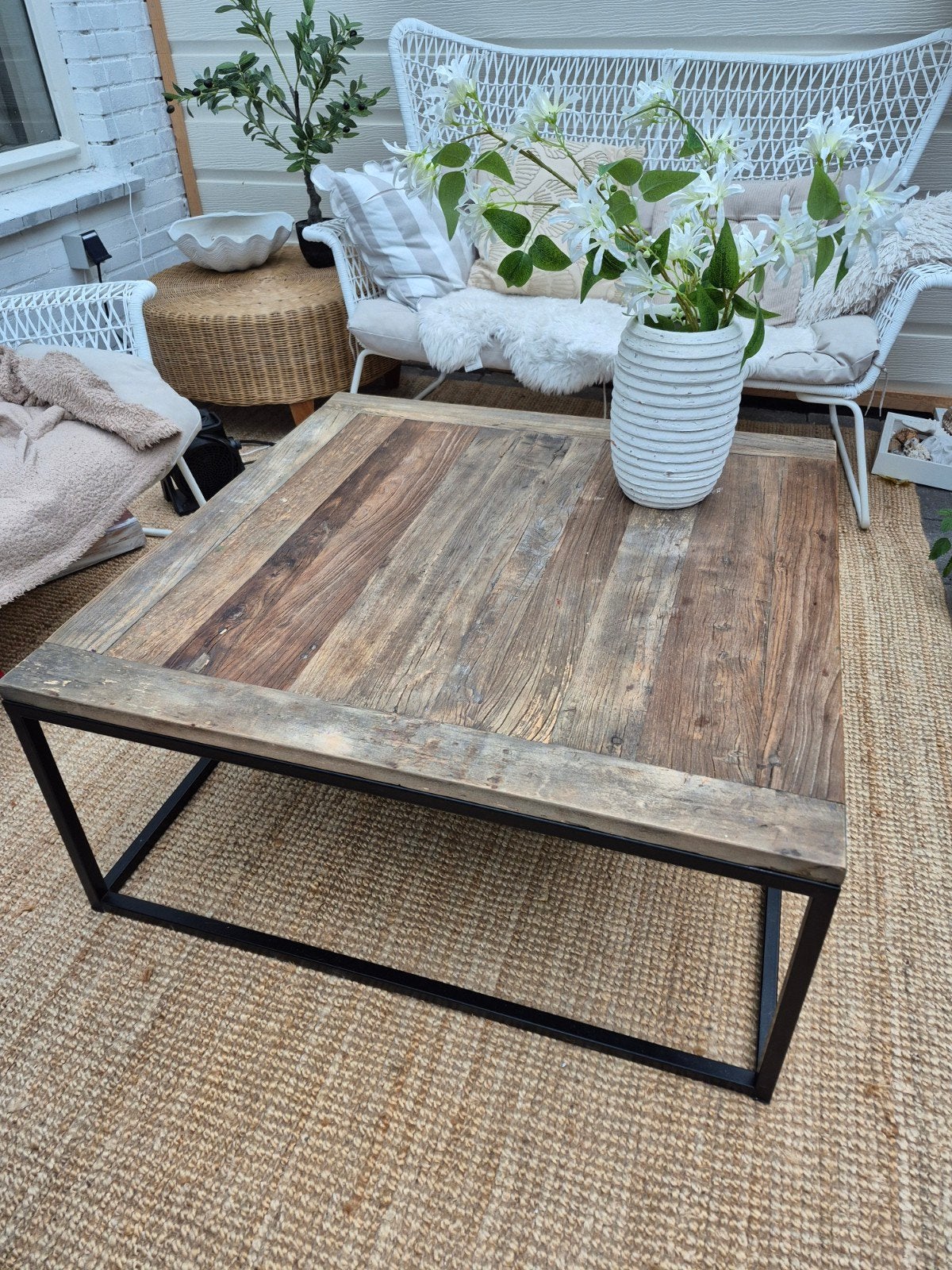 Lifestyle Salontafel Driftwood 90x90 met zwart onderstel, Gebruikt, 50 tot 100 cm, Vierkant, 50 tot 100 cm