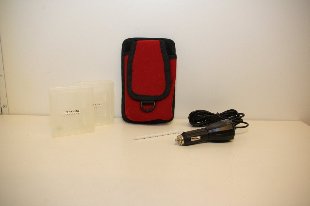 Starter kit voor de Nintendo DS-Lite en 4 kaarthouders, Ophalen of Verzenden, Zo goed als nieuw, DS Lite, Hoesje, Tasje of Behuizing