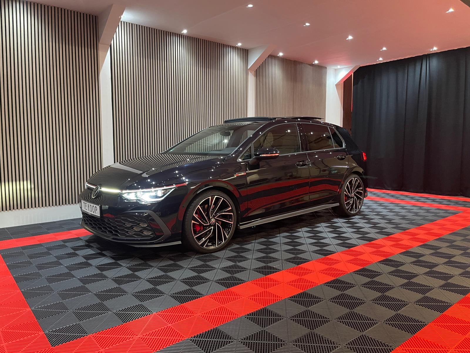 Volkswagen GOLF 2.0 TSI GTI 1eig 15792 Km Pano/Cam/Leder/Led, 1998 cc, Euro 6, 4 cilinders, Zwart