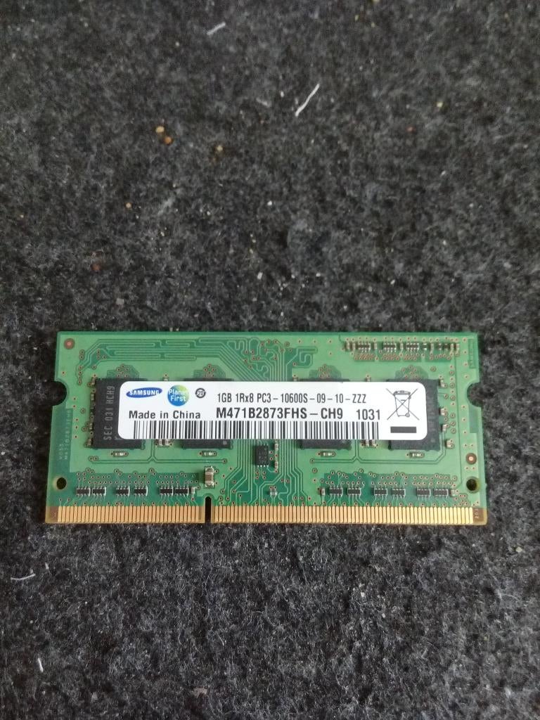 Samsung DDR3 1GB 1Rx8 PC3-8500S, DDR3, Ophalen of Verzenden, Laptop, Gebruikt