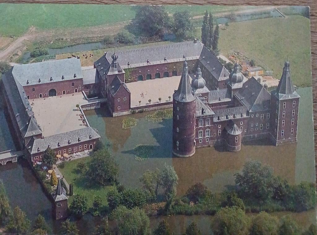 Ansichtkaarten van kasteel Hoensbroek, Verzamelen, Ansichtkaarten | Nederland, Ophalen of Verzenden, Gelderland