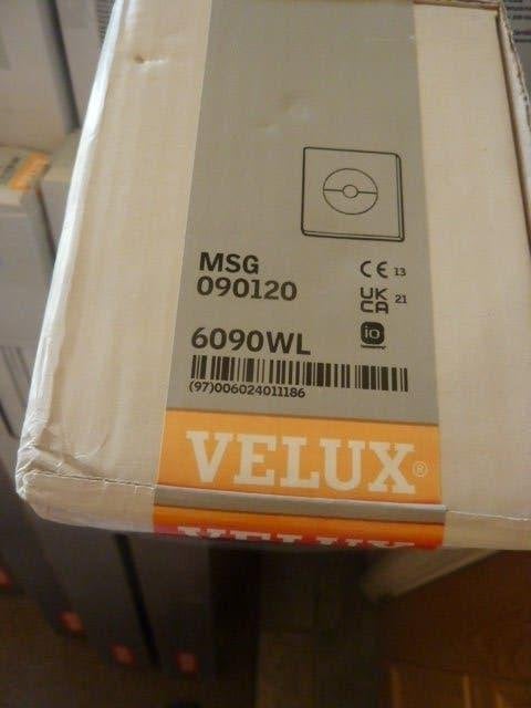 Nieuwe Velux buitenzonwering voor lichtkoepels / MSG 090120, Ophalen of Verzenden, Nieuw, Kunststof