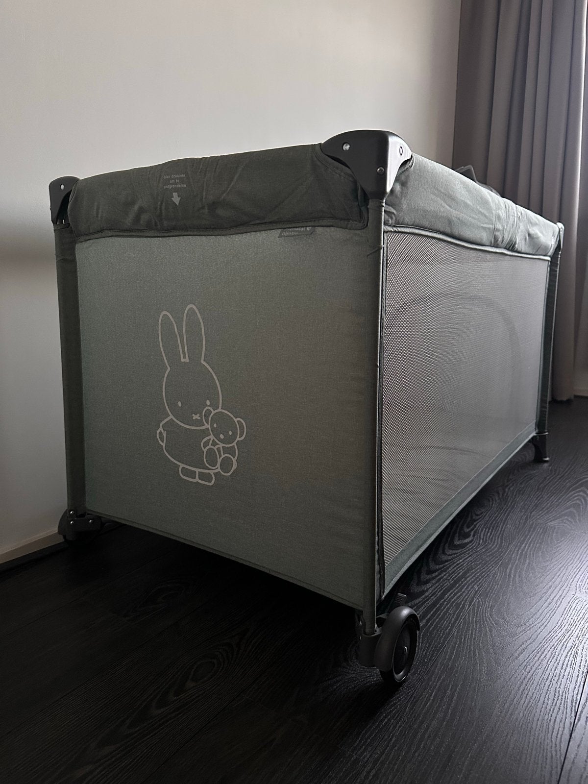 Nijntje campingbed, Ophalen, Zo goed als nieuw, Reisbedje