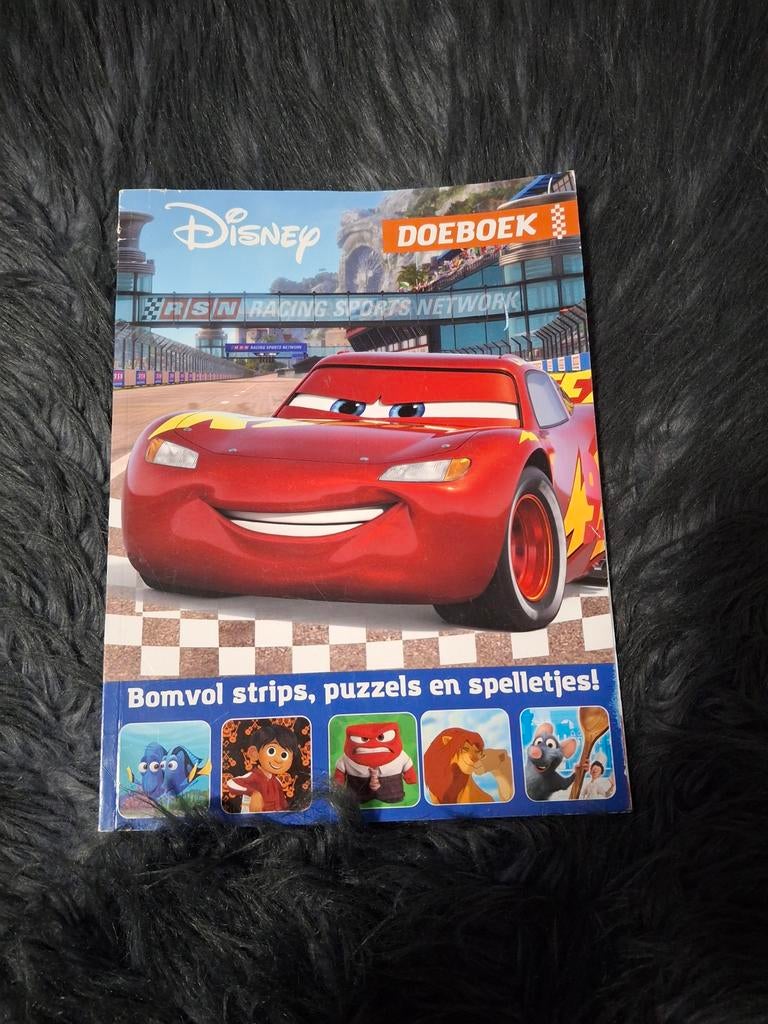 Disney Doeboek: Cars, Coco, Ratatouille en meer!, Ophalen of Verzenden, Zo goed als nieuw, Disney, Non-fictie