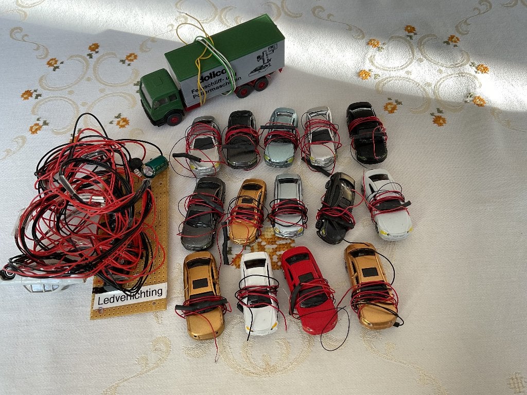 modelauto's voor "aankleding" spoorbaan, Overige merken, Wisselstroom, Gebruikt, Overige typen