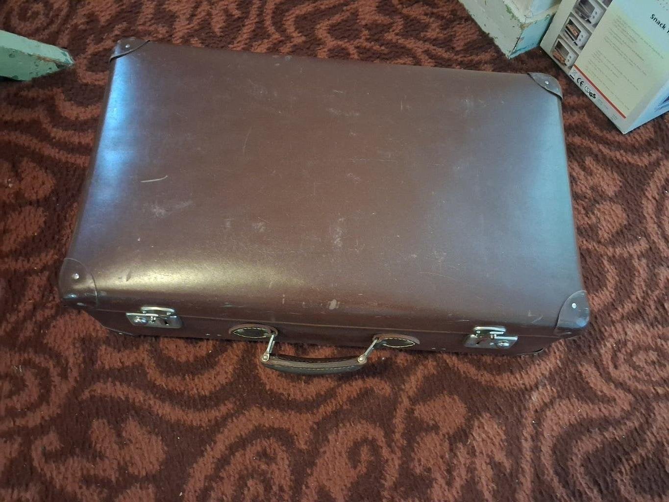 oma's nostalgische / vintage oude grote koffer, Ophalen, Overige materialen, Gebruikt, 45 tot 55 cm