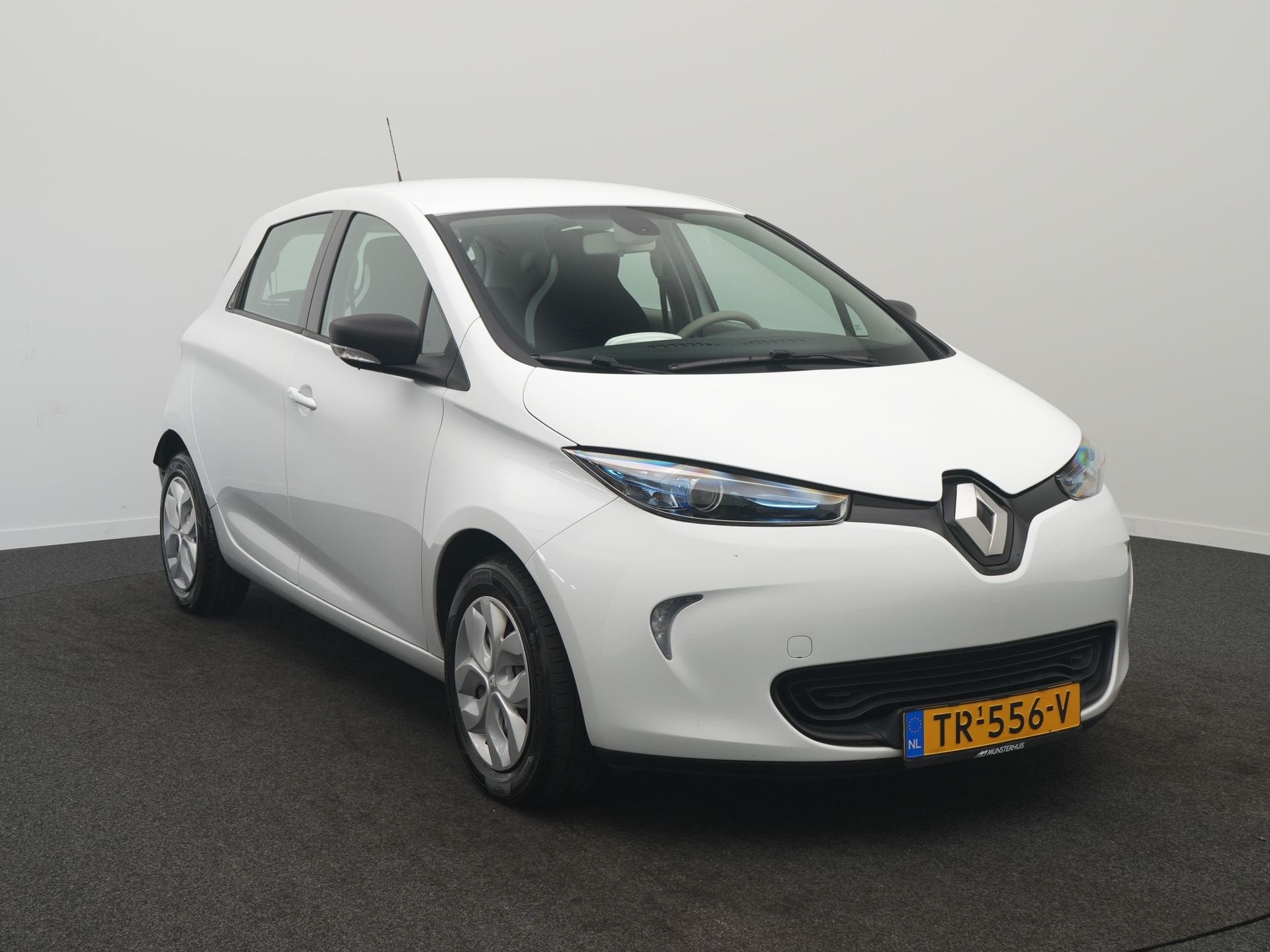 Renault ZOE R90 Life 41 kWh - Accuhuur per maand - RIJKLAARP, Auto's, 12 maanden, Stof, Gebruikt, Zwart