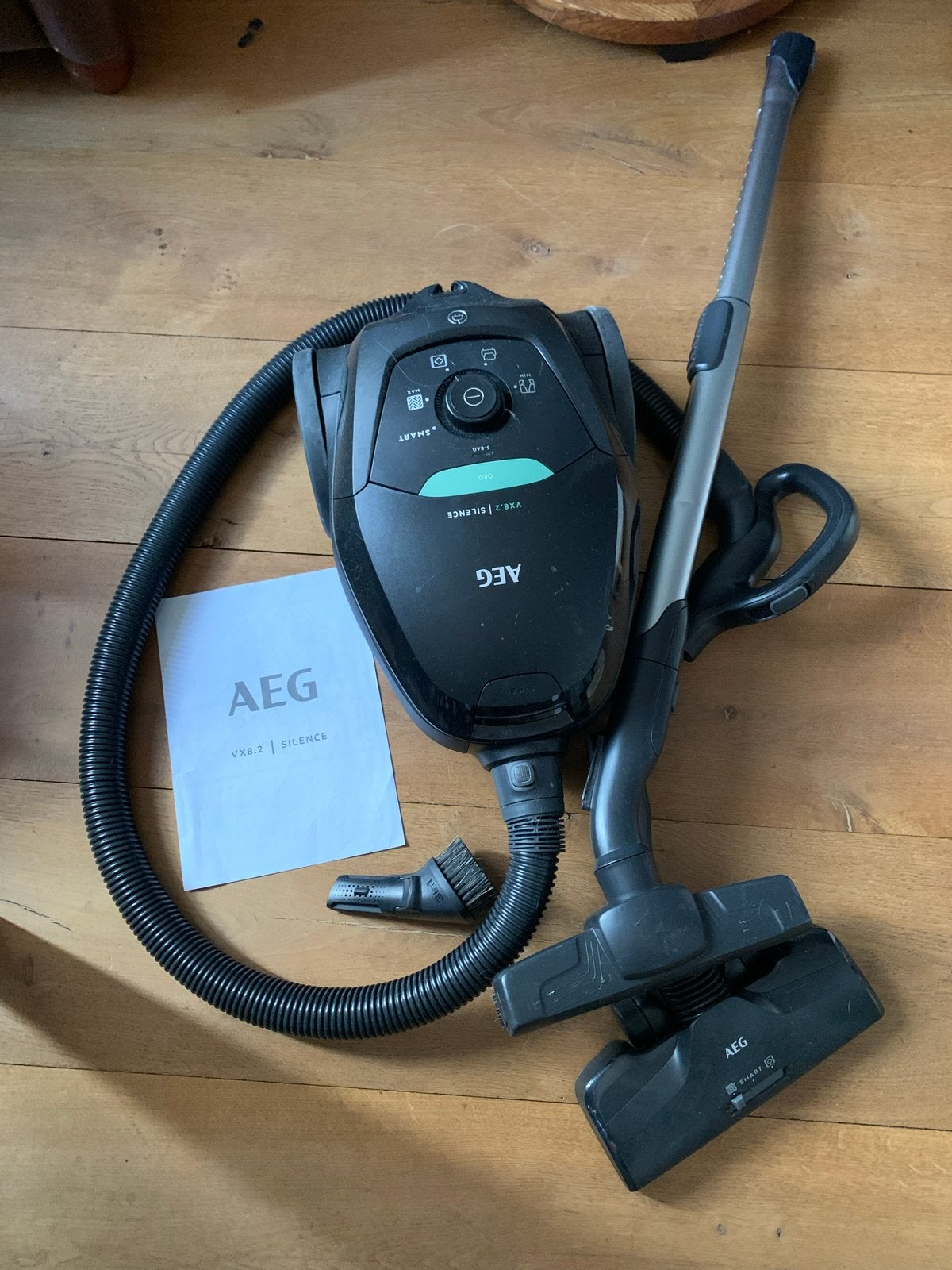 AEG VX8.2 Silence stofzuiger, Zo goed als nieuw, Sledestofzuiger, AEG, Stille werking