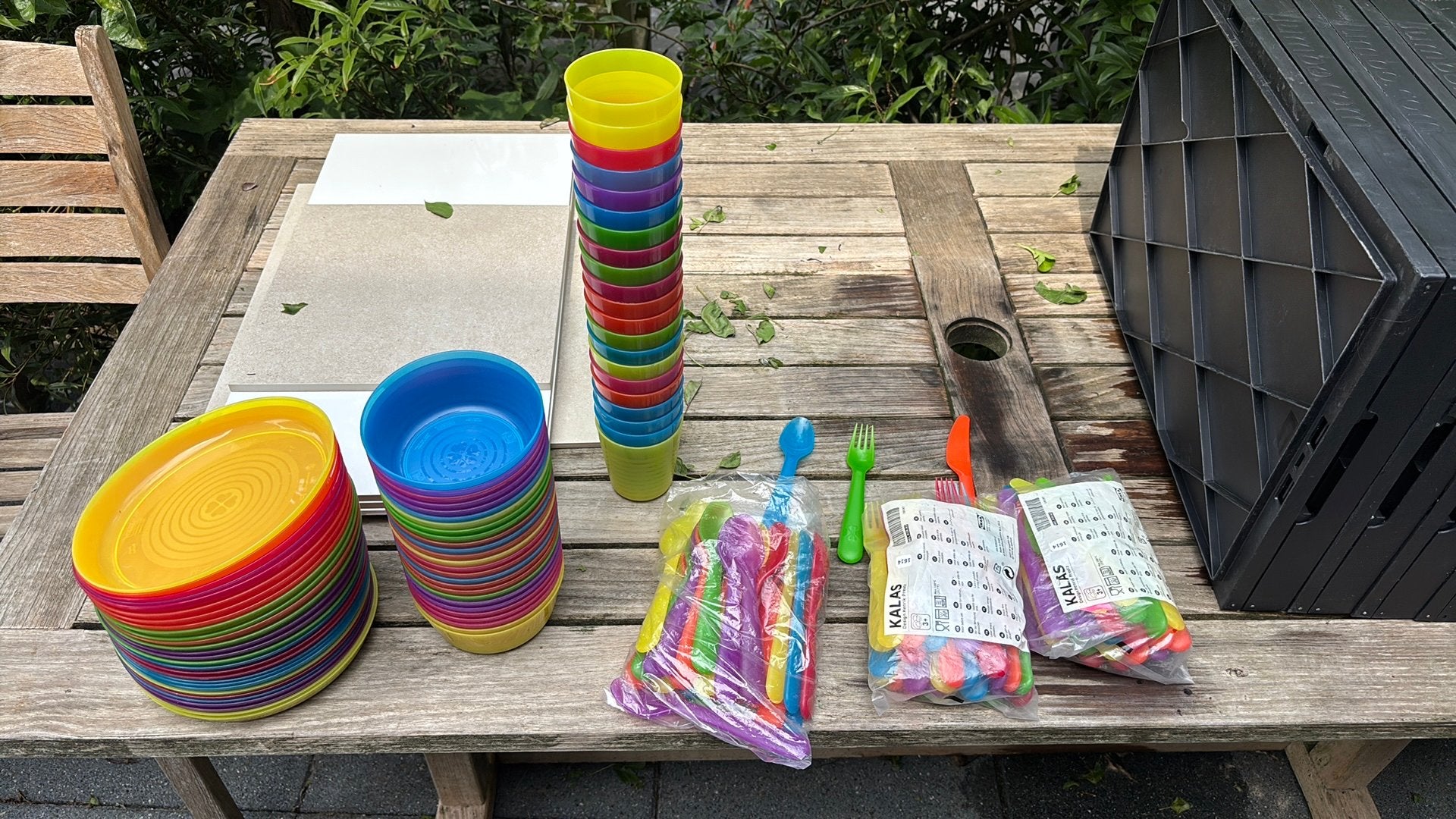 Servies voor kinderfeestje/kamperen: beker bakje bord bestek, Ophalen, Overige materialen, Gebruikt, IKEA