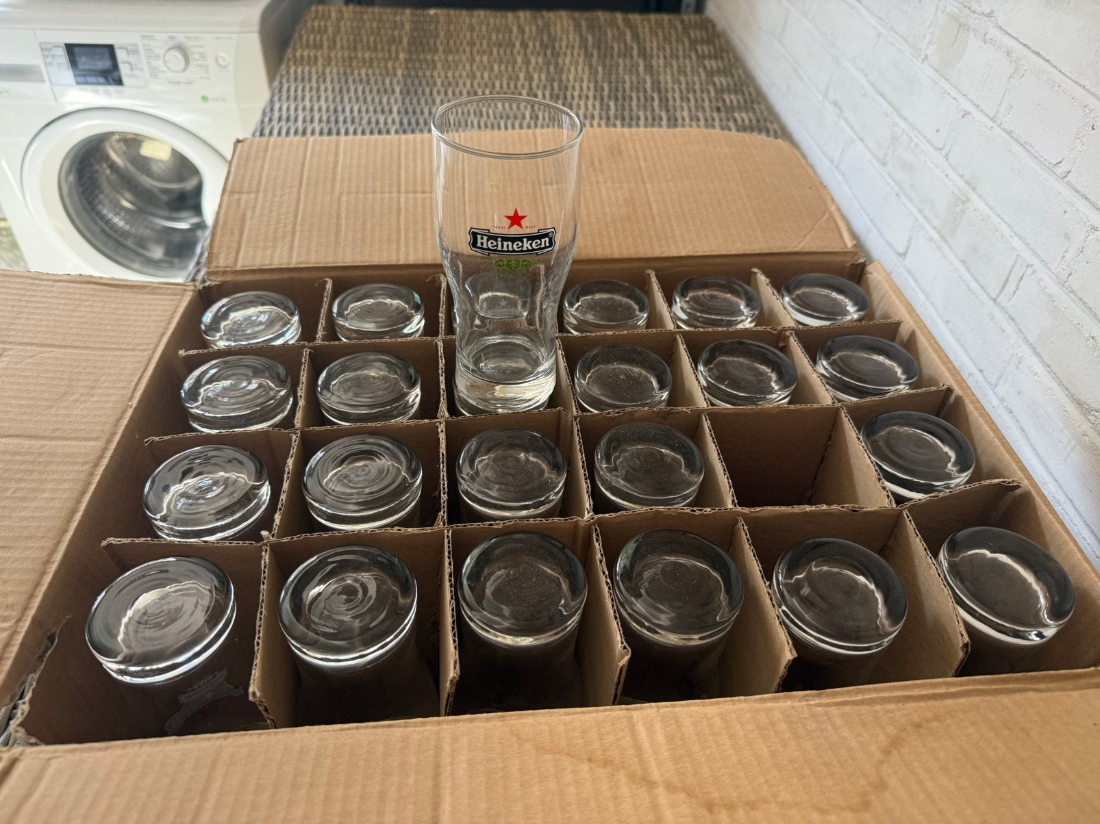 24 Heineken glazen, Ophalen, Zo goed als nieuw, Glas of Glazen, Heineken