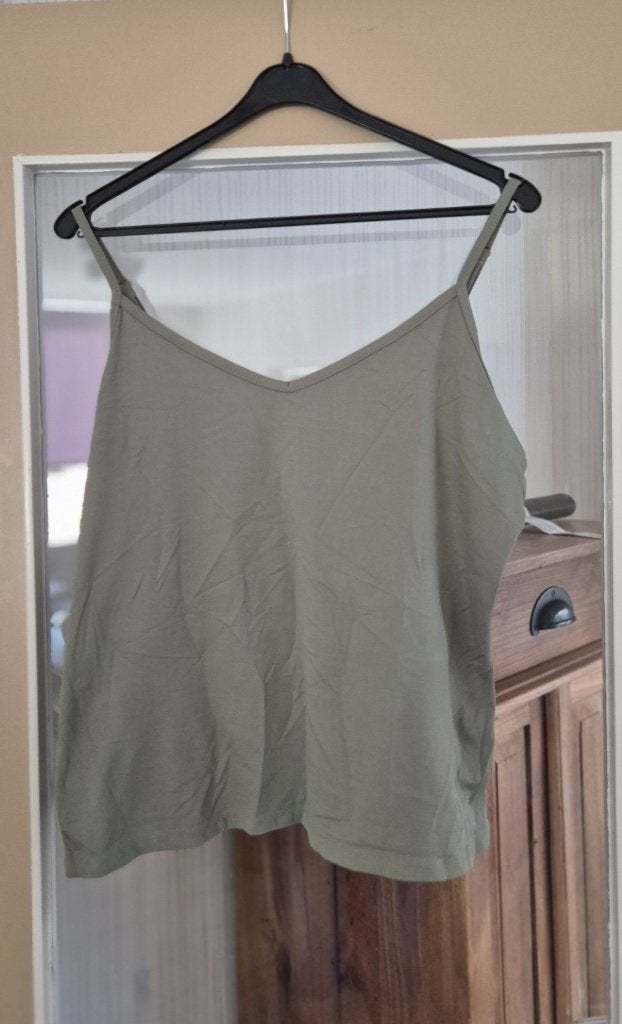 Dames Top, olijfgroen, maat M, Maat 38/40 (M), Enjoy, Ophalen of Verzenden, Zo goed als nieuw