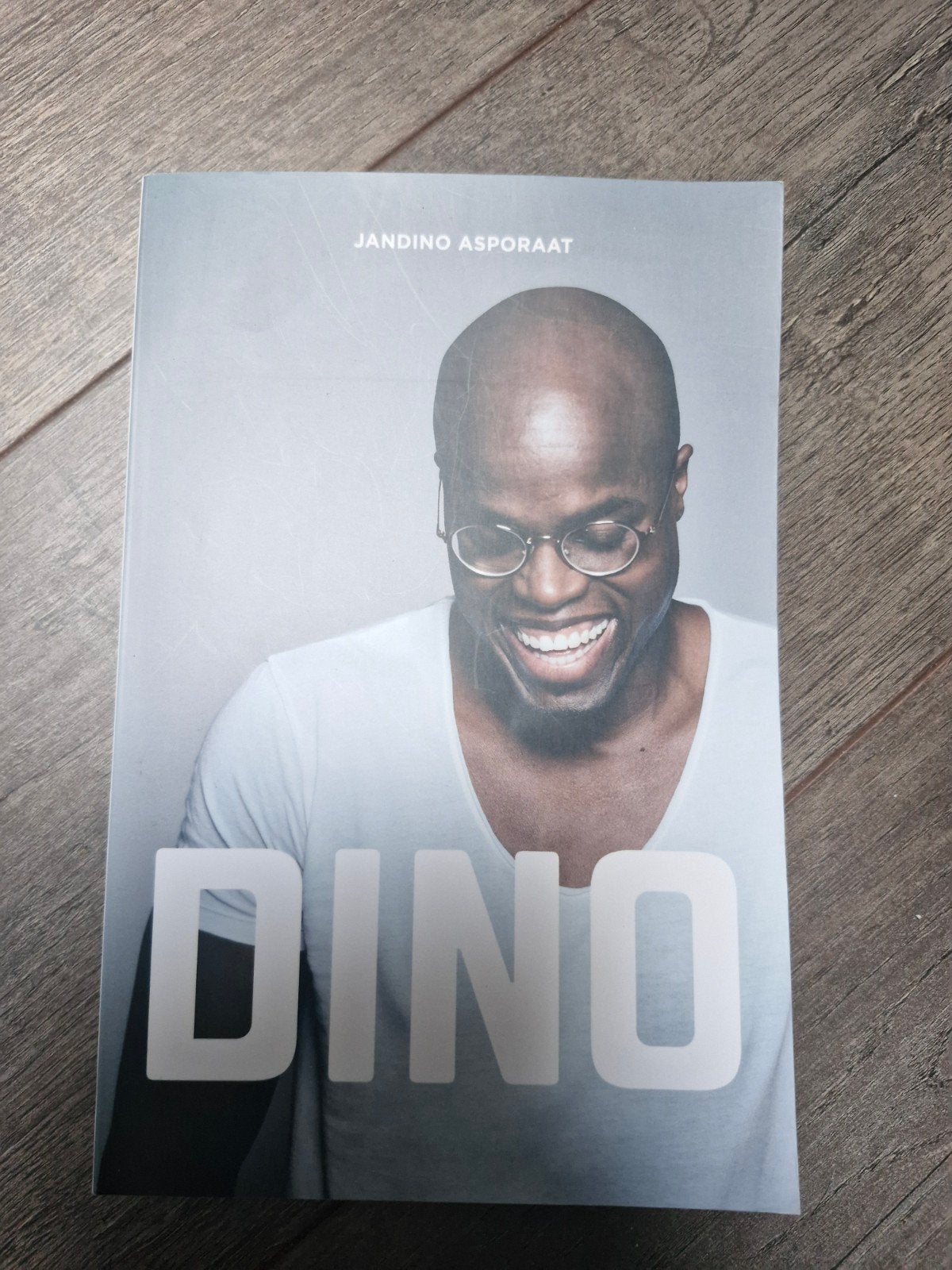 Dino - Dromen met je ogen open - Jandino Asporaat, Ophalen of Verzenden, Zo goed als nieuw, Jandino Asporaat, Overige