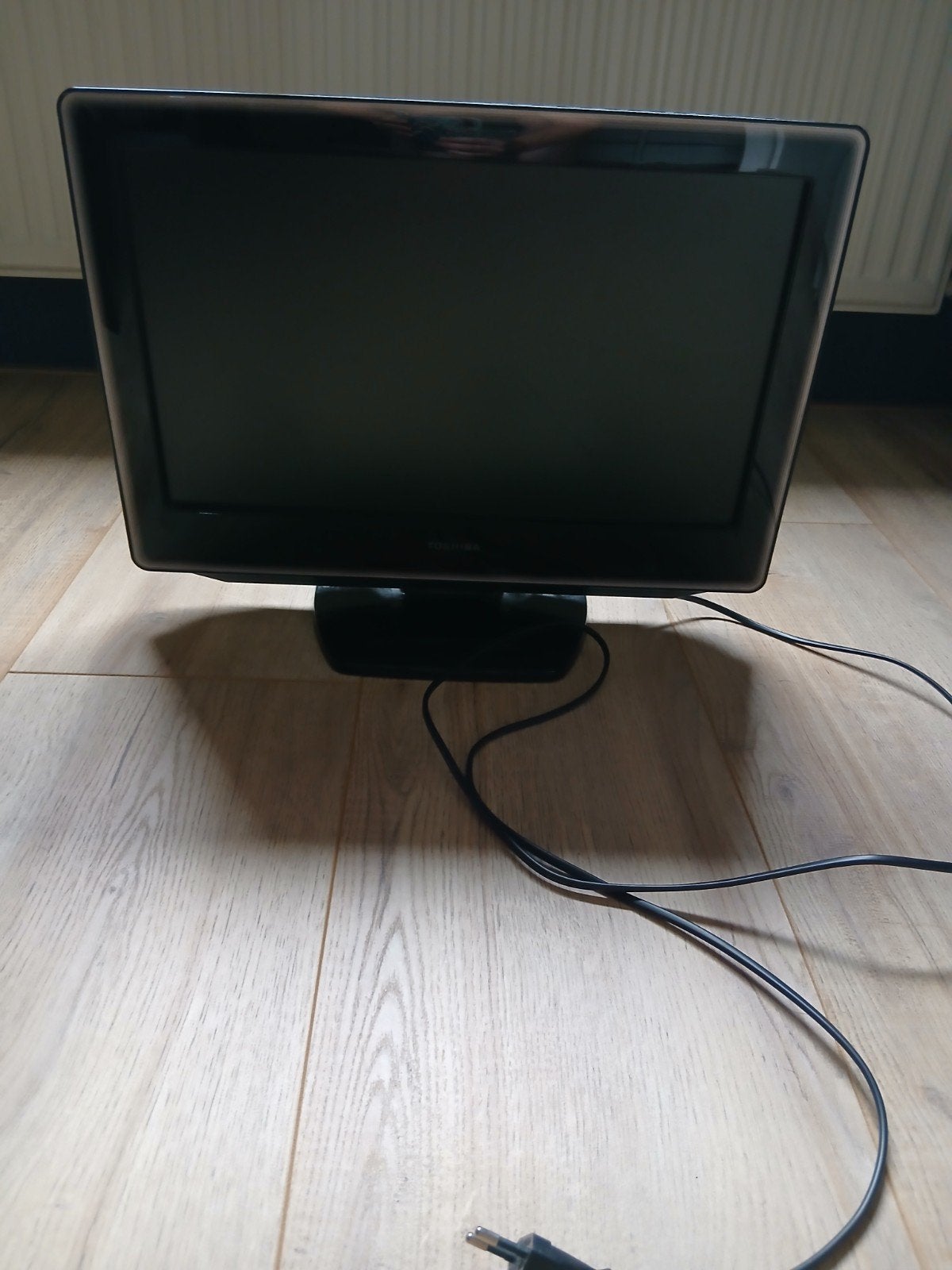 Tv met dvd-speler Toshiba, Computers en Software, Monitoren, Ophalen, Gebruikt, Kantelbaar, Overige typen