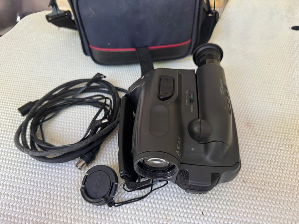 Akai handycam videorecorder, Ophalen of Verzenden, Overige soorten, Camera
