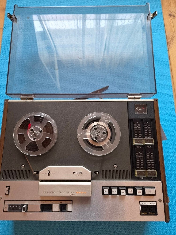3 bandrecorders bieden, Ophalen, Defecte bandrecorder, Met stofkap