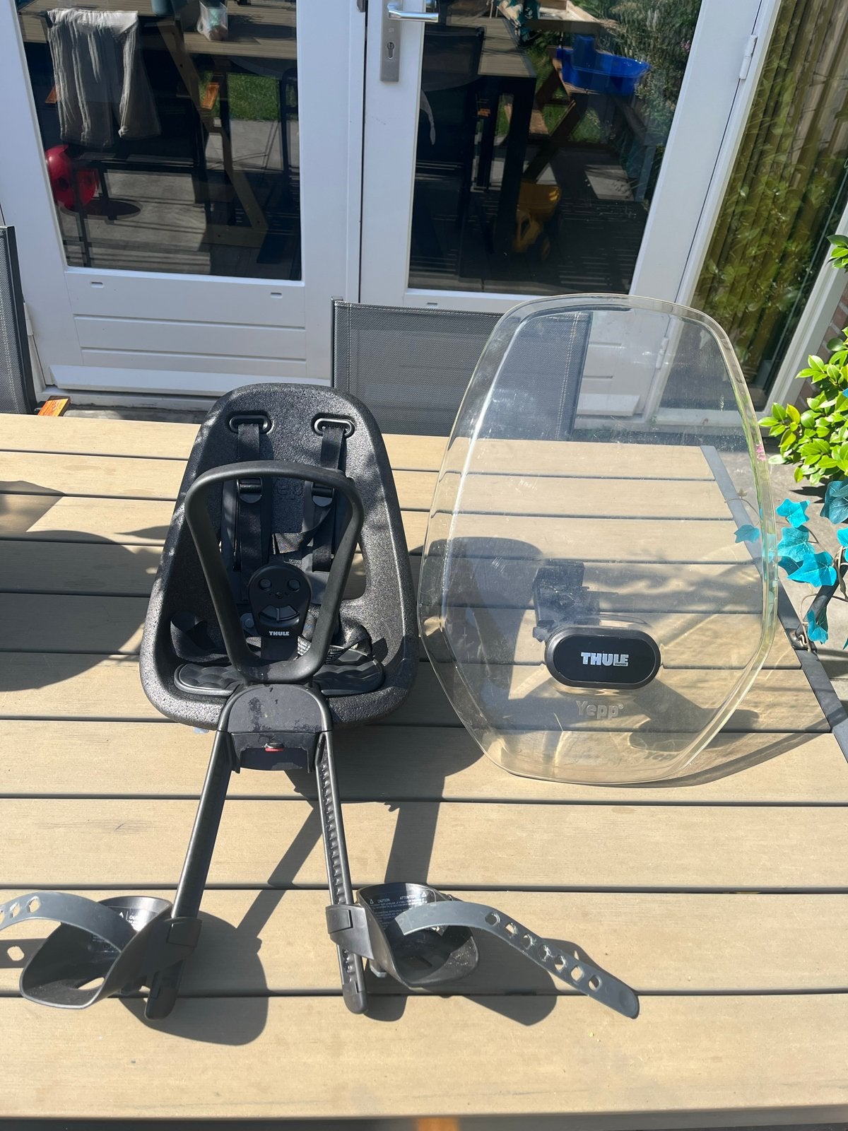 Thule Yepp Mini Fietsstoeltje + Windscherm, Adapter, Sleutel, Fietsen en Brommers, Fietsaccessoires | Fietsstoeltjes, Ophalen
