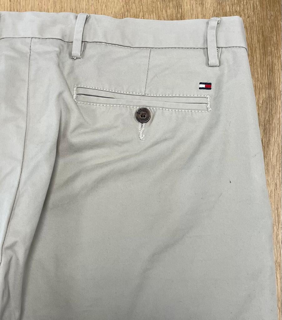 Tommy Hilfiger Bleecker slim fit chinobroek - Maat W34 L34, Ophalen of Verzenden, Zo goed als nieuw, Maat 52/54 (L), Beige