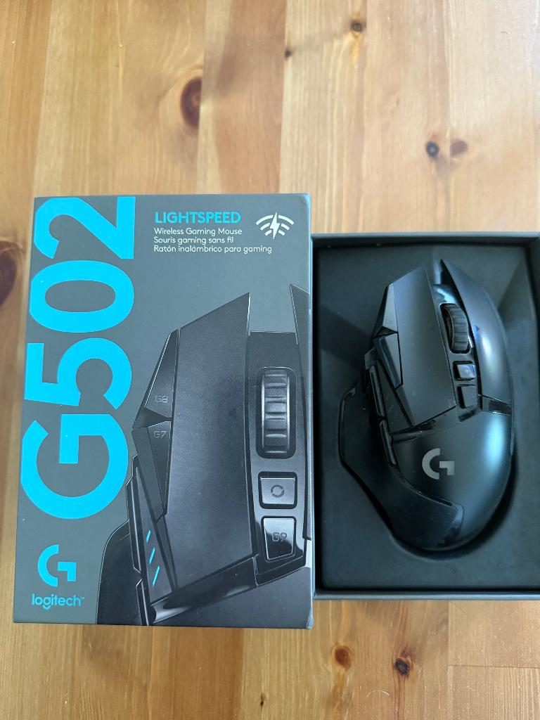 Logitech G502, Computers en Software, Muizen, Zo goed als nieuw, Muis, Rechtshandig, Draadloos, Gaming muis, Ophalen