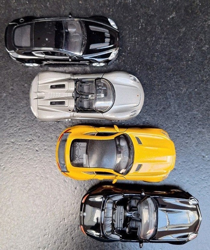 Set van 4 diverse model sportauto's  van Welly, Hobby en Vrije tijd, Ophalen of Verzenden, Zo goed als nieuw, Auto, Overige merken