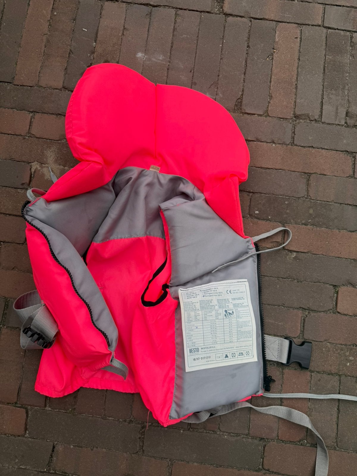 Besto reddingsvest 20-30 kg, Ophalen, Zo goed als nieuw, Kind, Reddingsvest of Zwemvest