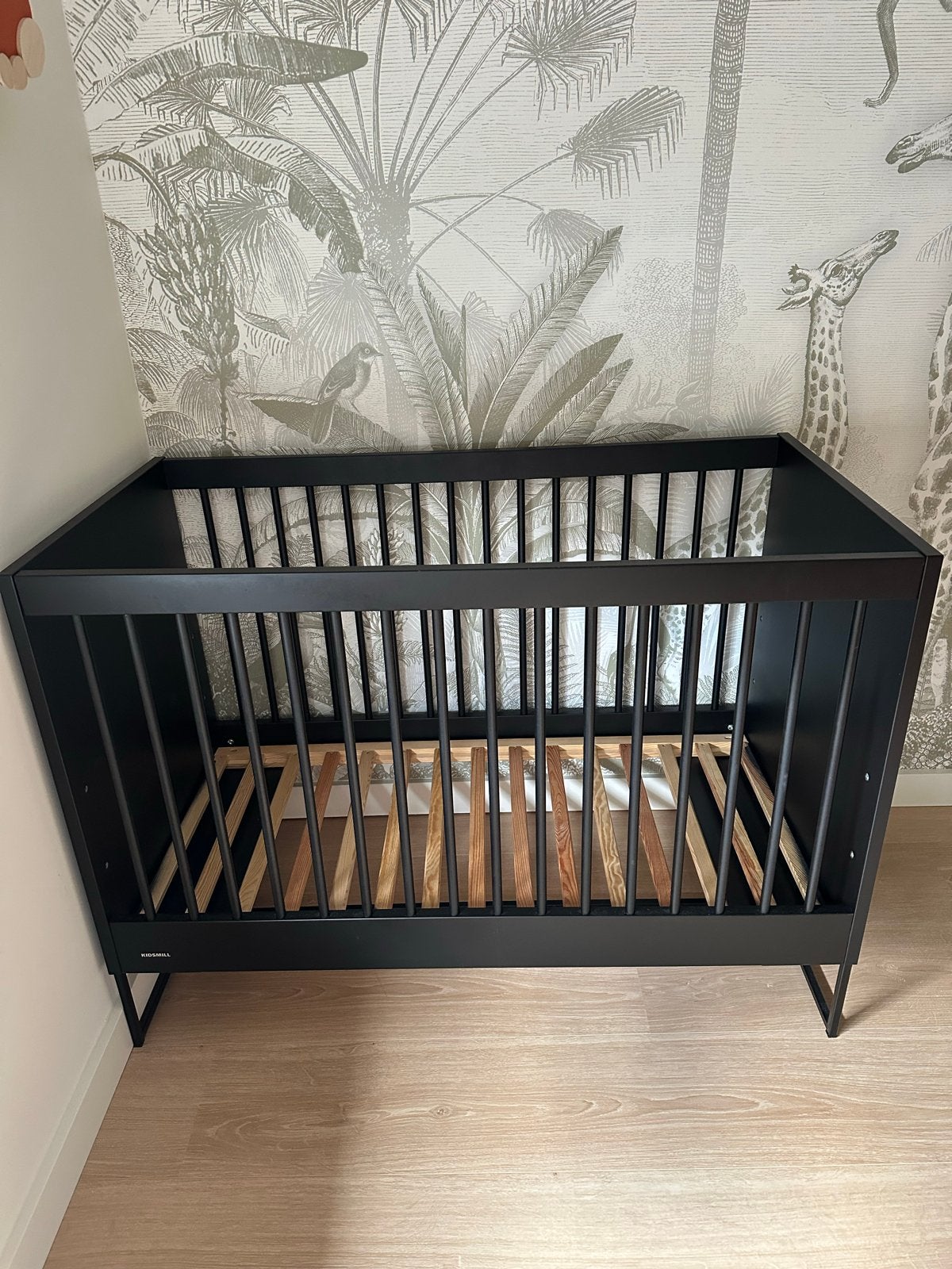 Kidsmill ledikant zwart baby/peuterbed, Kinderen en Baby's, Ophalen, Gebruikt, 70 tot 85 cm, 140 tot 160 cm