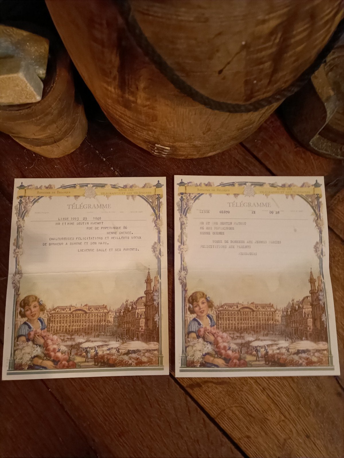 Oude brocante telegrammen
MOET WEG, Antiek en Kunst, Ophalen of Verzenden