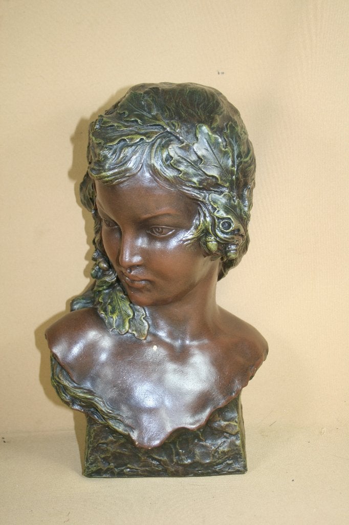Art Deco aardewerk borst beeld van een meisje gemerkt, Handgemaakt, Ophalen of Verzenden, 20 - 50 cm, Steen of Keramiek