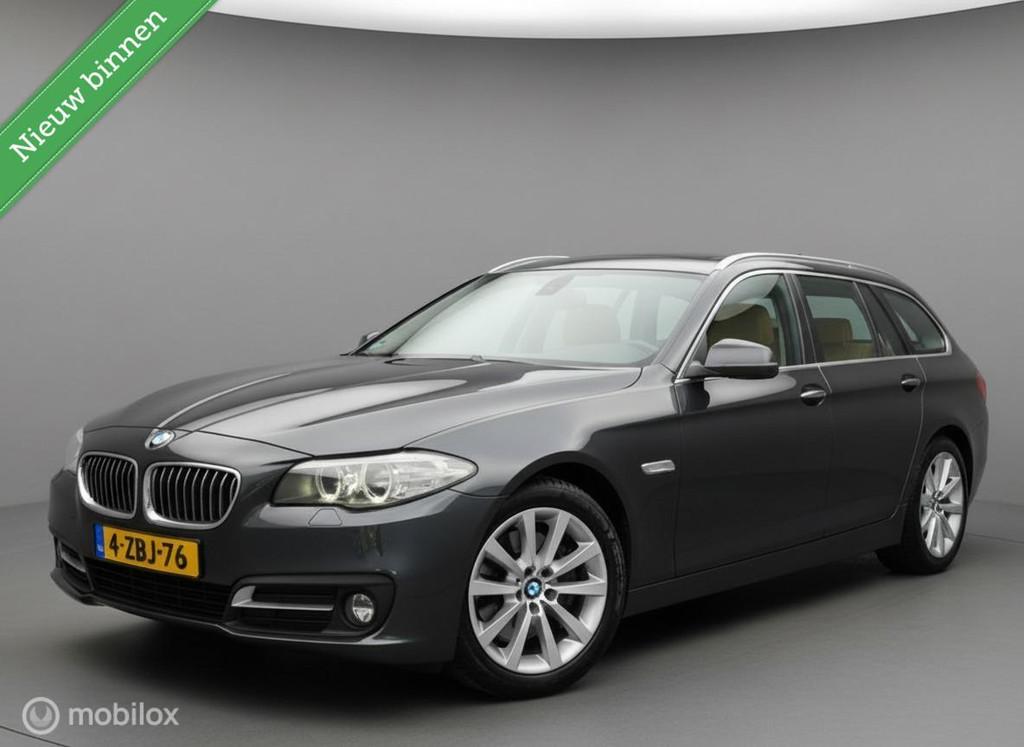 BMW 5-serie Touring 528xi High Executive Aut Pano Leder NL A, Auto's, Automaat, 15 km/l, Gebruikt, Euro 6
