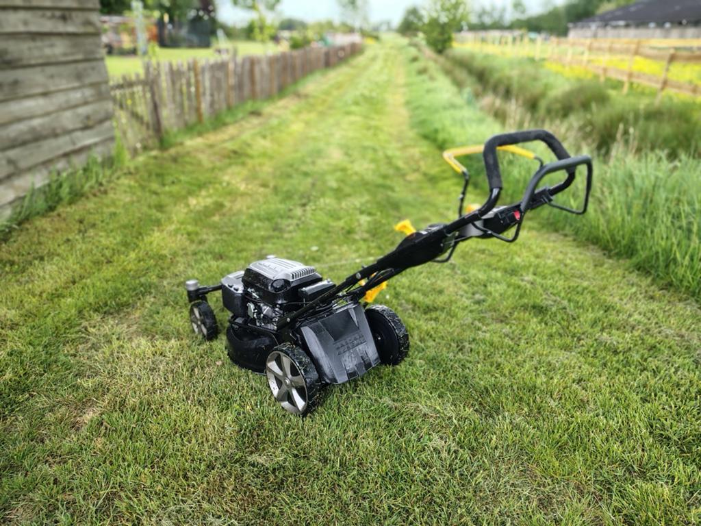 Kompak grasmaaier 196cc OHV met toebehoren, Ophalen, Cirkelmaaier, Gebruikt, 50 cm of meer