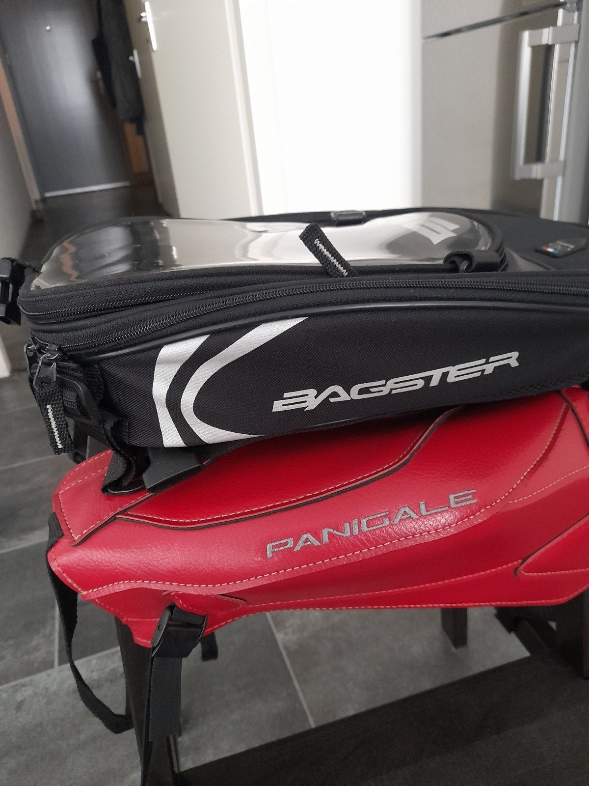 Ducati Panigale V2 snelsluiting tanktas rugtas en tankhoes, Motoren, Ophalen of Verzenden