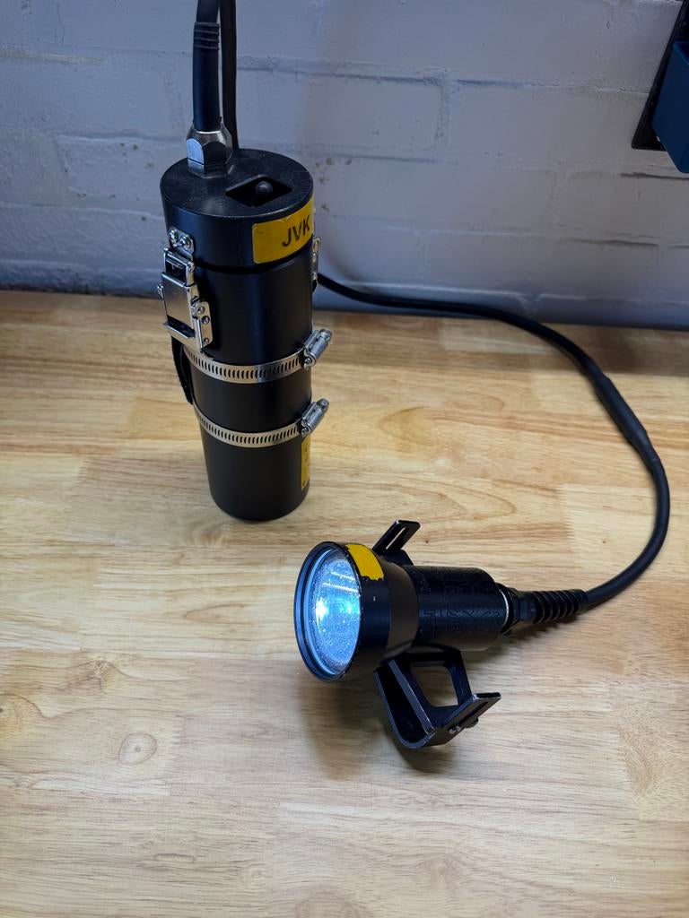 Light Monkey LED duiklamp met canister (2025 revisie), Ophalen of Verzenden, Zo goed als nieuw, Duiklamp