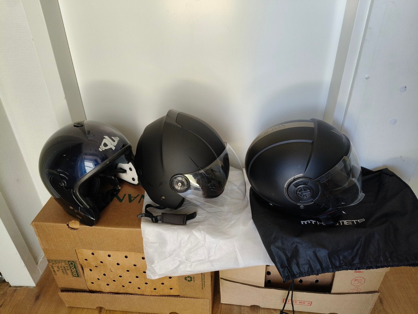 Set van 3 scooter/motorhelmen - diverse maten, Fietsen en Brommers, Brommerhelmen, Gebruikt, Medium, Ophalen of Verzenden