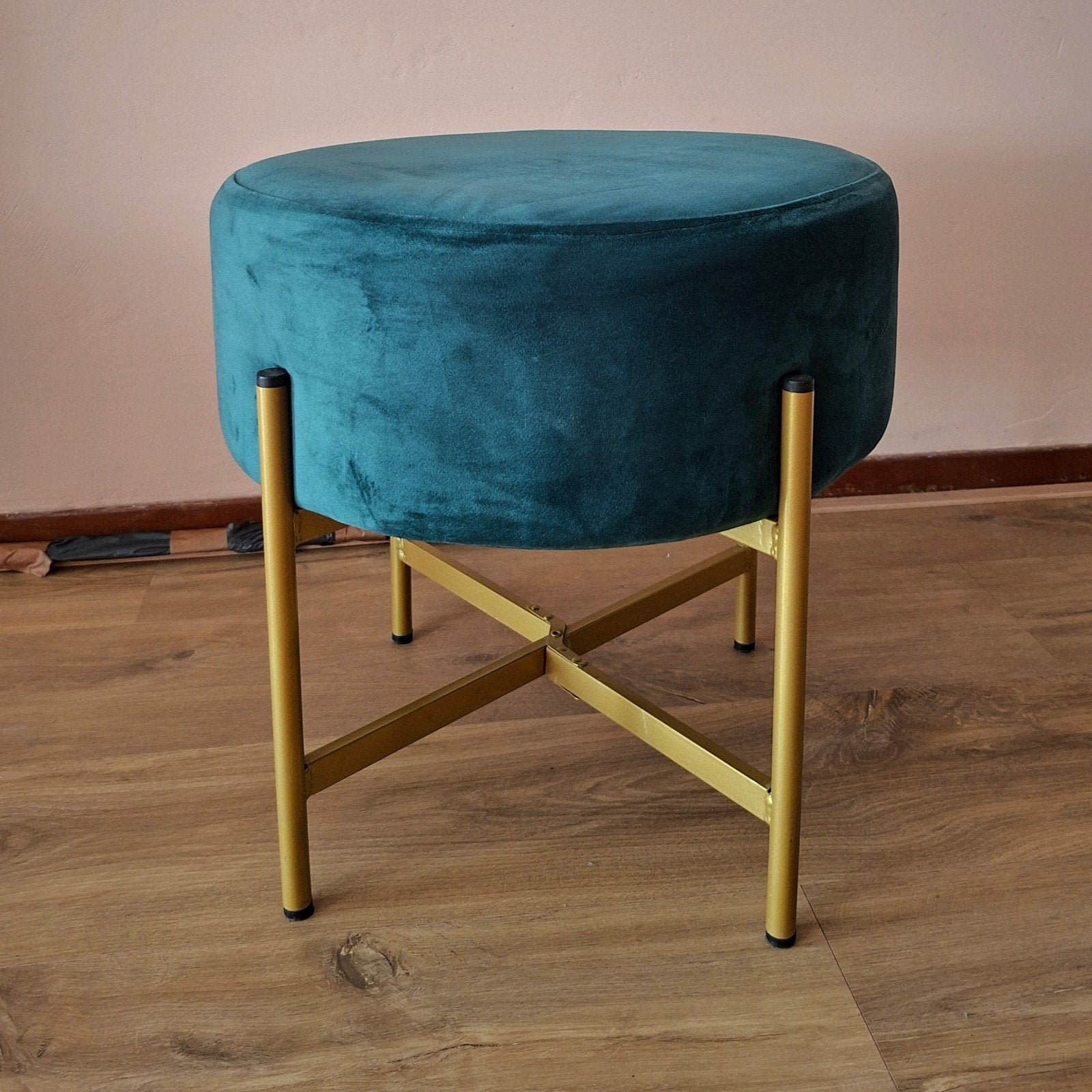 Poef velours petrol blauw groen gouden accenten, Huis en Inrichting, Banken | Voetenbanken en Poefen, Ophalen, Minder dan 50 cm
