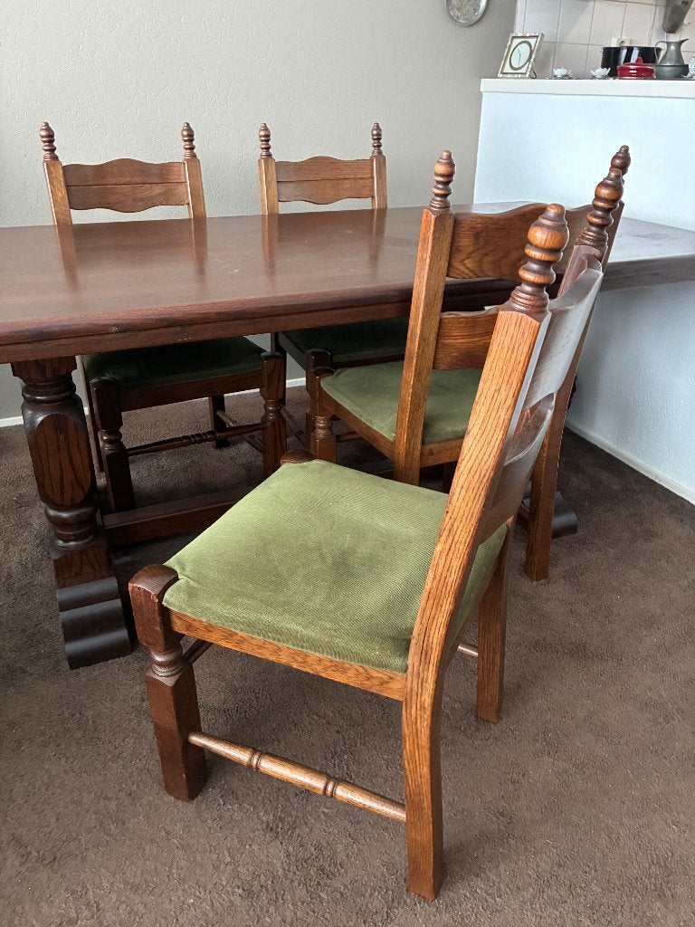 Massief houten eettafel met 4 stoelen, Huis en Inrichting, Tafels | Eettafels, Ophalen, 200 cm of meer, 50 tot 100 cm, Landelijk/Klassiek