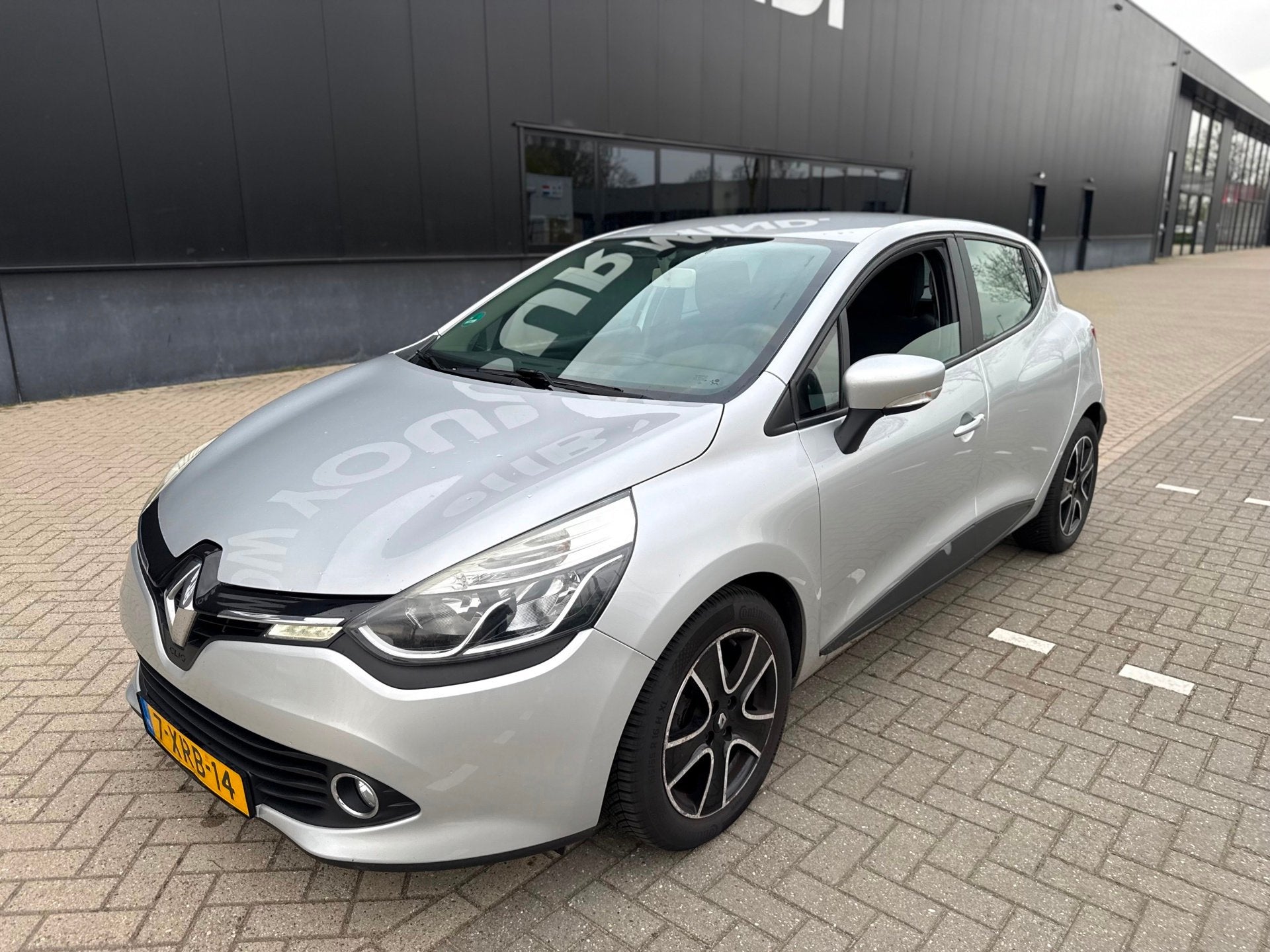 Renault Clio 1.5 dCi ECO 5D (bj 2013) LMV 16”|NAVI|AIRCO|N, Auto's, Voorwielaandrijving, Stof, Gebruikt, Zwart