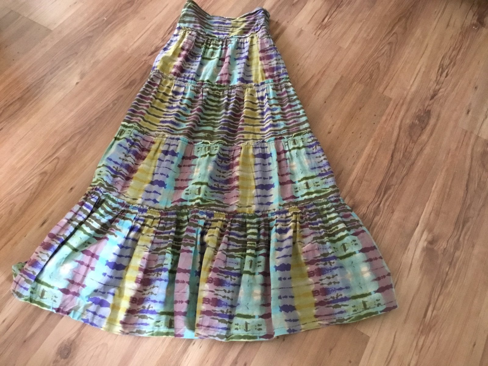 Lange kleurige rok met stroken! Maat S/M, Kleding | Dames, Rokken, Ophalen of Verzenden, Zo goed als nieuw, Maat 38/40 (M), Onder de knie
