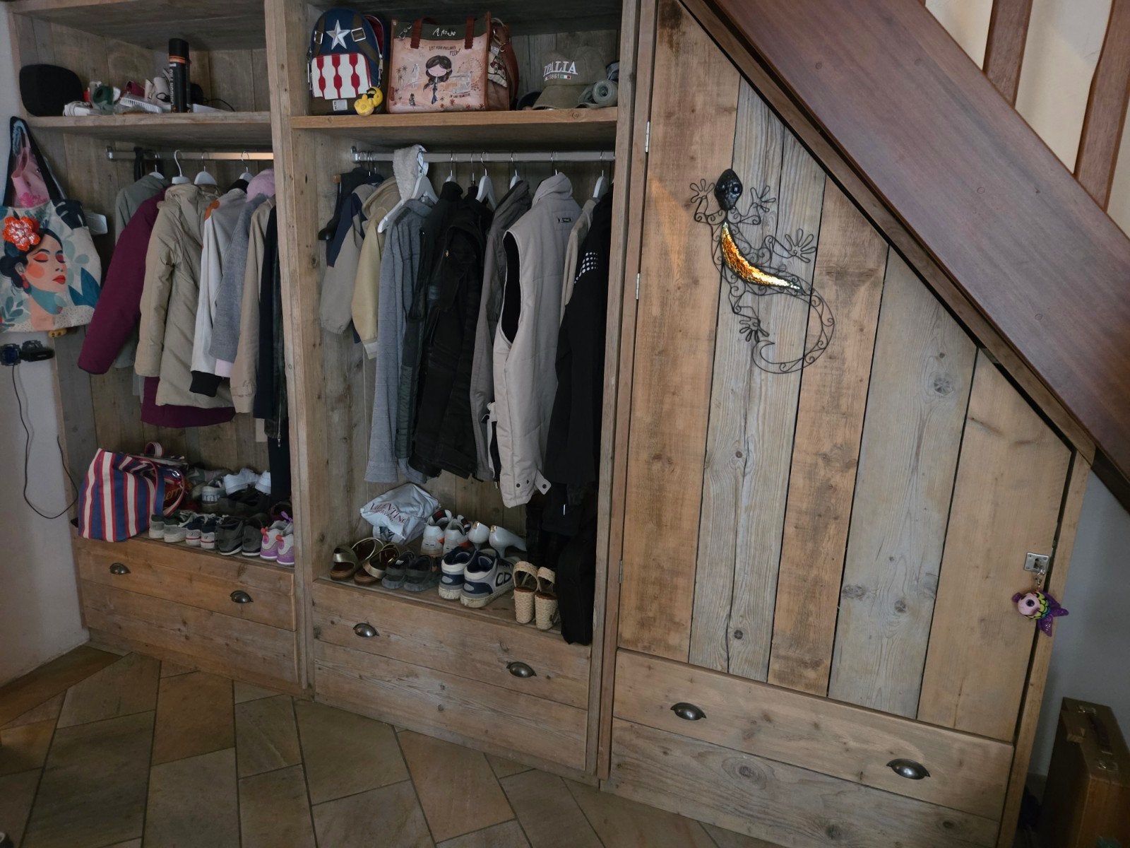 Stevige kast van steigerhout met 1 schuine zijde, Ophalen