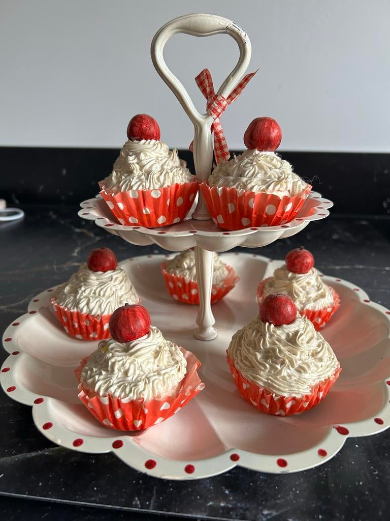 Etagère met 7 decoratieve gebakjes, Ophalen of Verzenden, Zo goed als nieuw