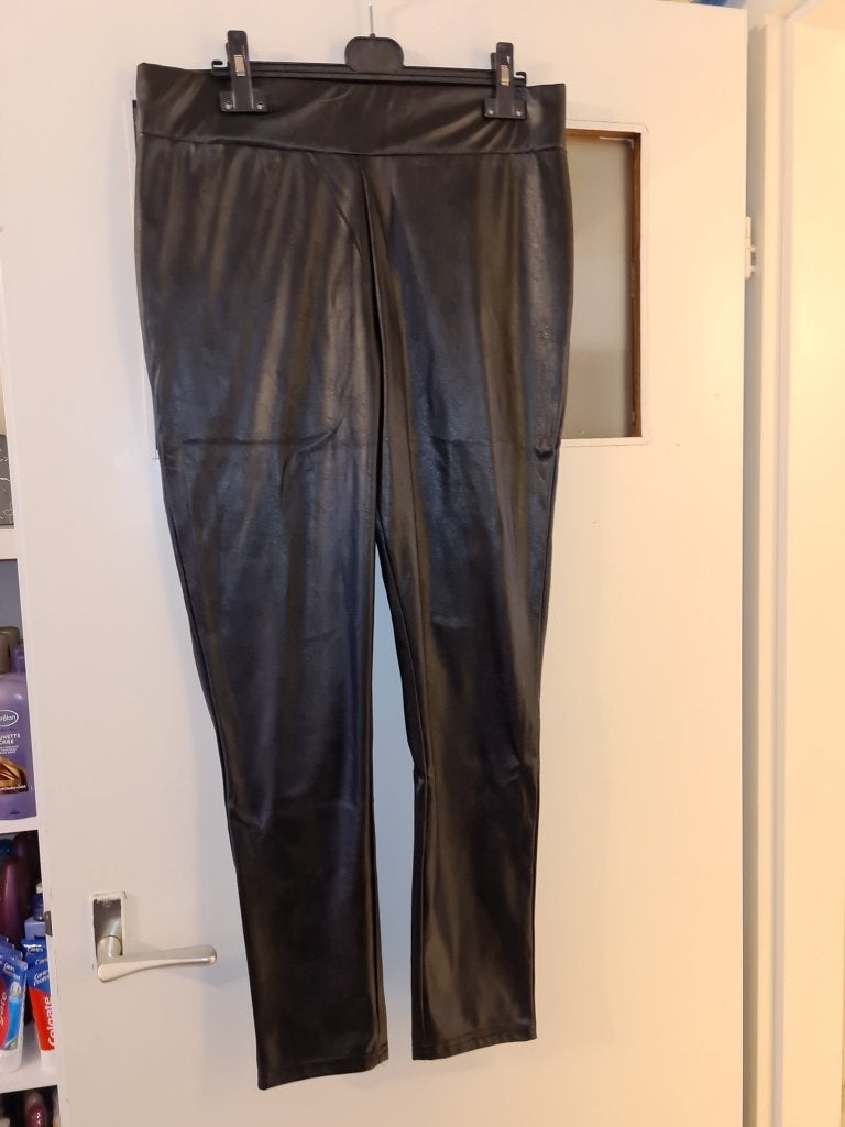 Primark Zwarte Faux Leren Legging Maat L, Kleding | Dames, Primark, Zwart, Maat 42/44 (L), Ophalen of Verzenden