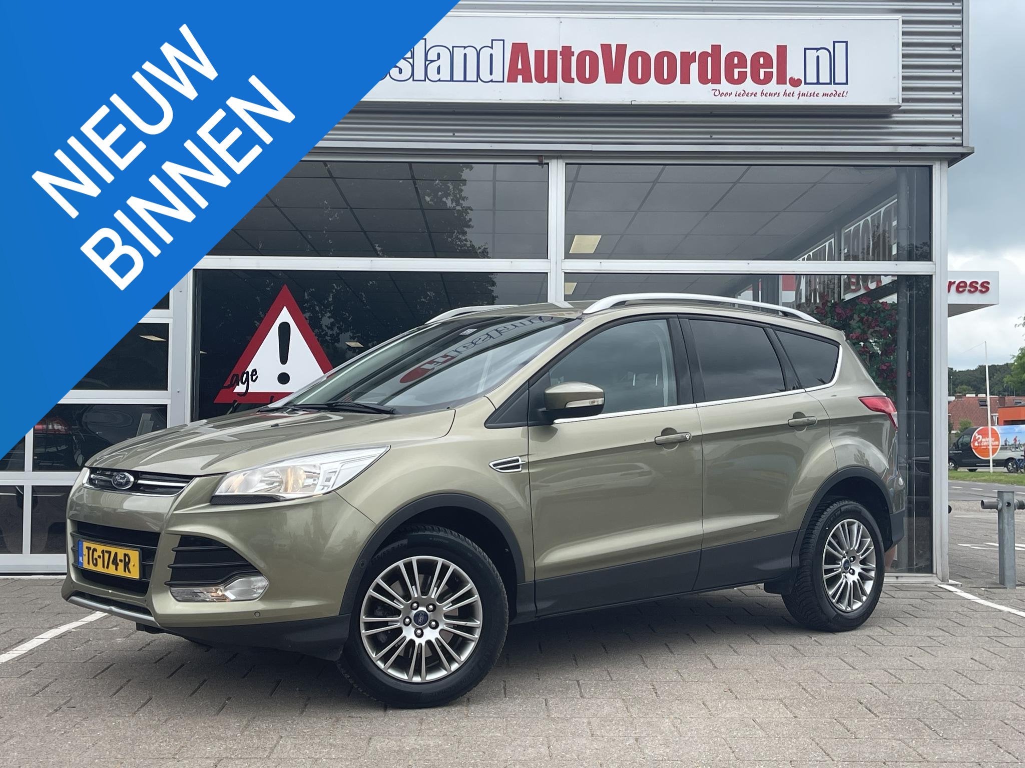 Ford Kuga 1.6 Titanium Plus 4WD /Automaat/Clima/Cruise/Navi/, Auto's, Ford, Euro 5, Gebruikt, 4 cilinders, Met garantie (alle)