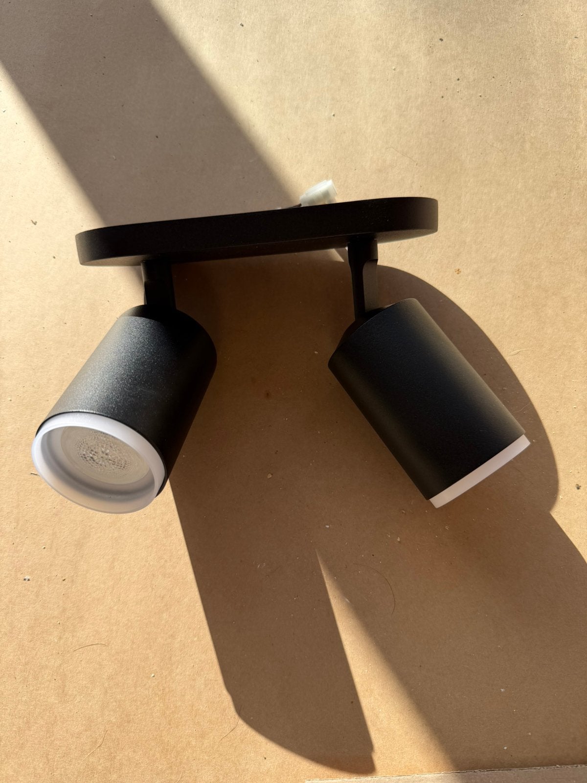 Fugato 2 lichts spotbalk philips hue plafondlamp, Opbouwspot, Ophalen of Verzenden, Zo goed als nieuw, Philips