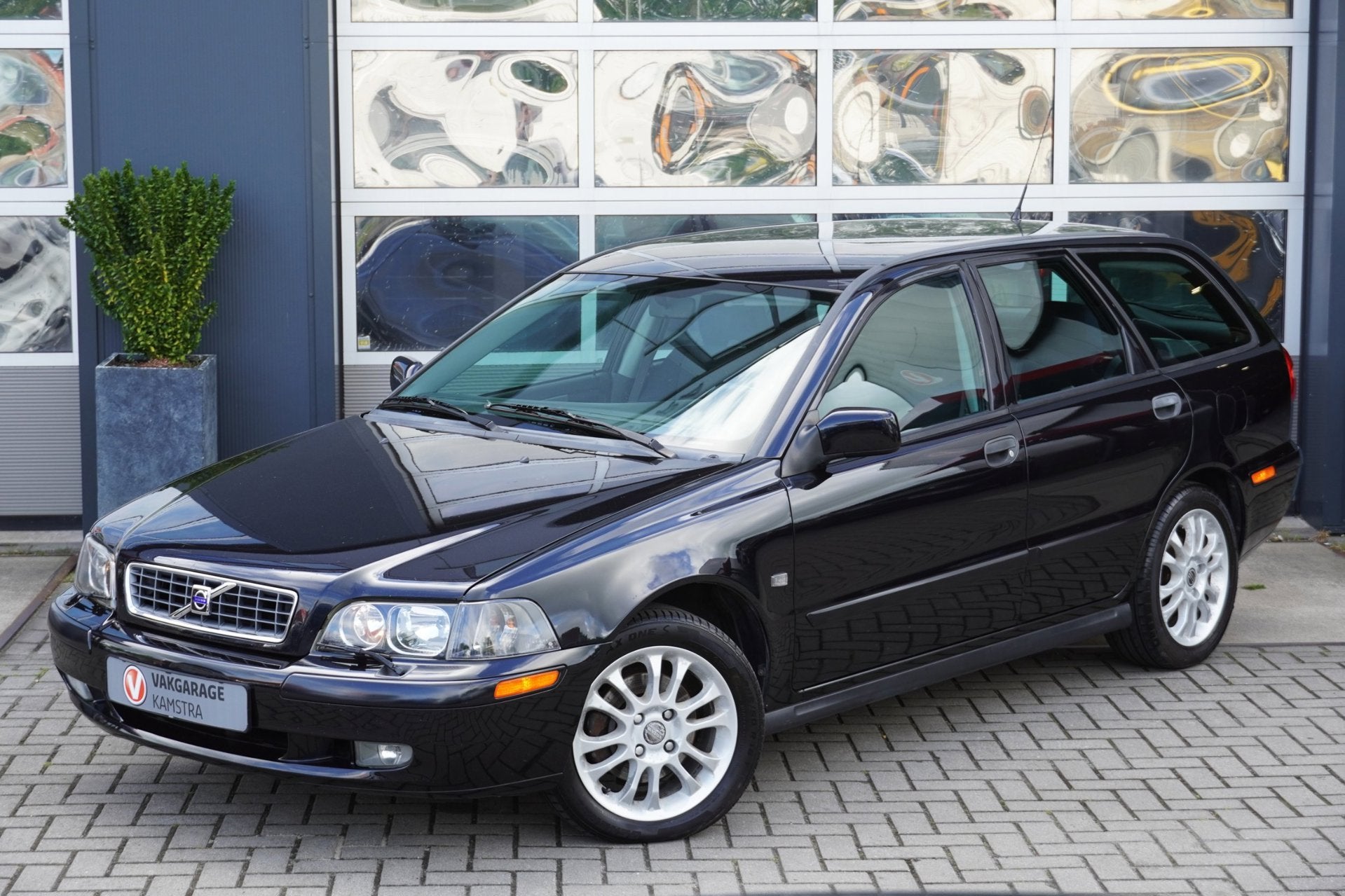 Volvo V40 2.0 Sports Edition NAP Origineel NL Airco/Cruise, Auto's, Voorwielaandrijving, 136 pk, Gebruikt, 1948 cc