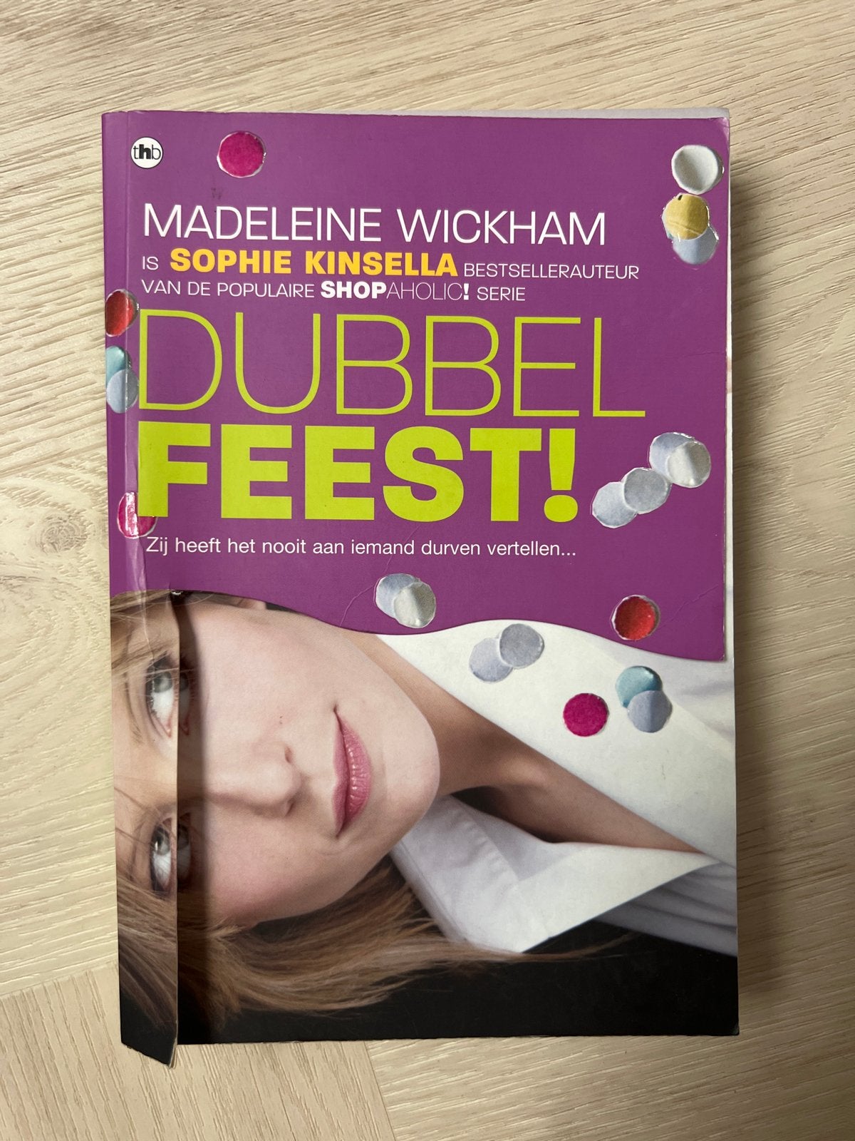 Dubbel Feest! - Madeleine Wickham (Sophie Kinsella), Ophalen of Verzenden, Gelezen, Europa overig