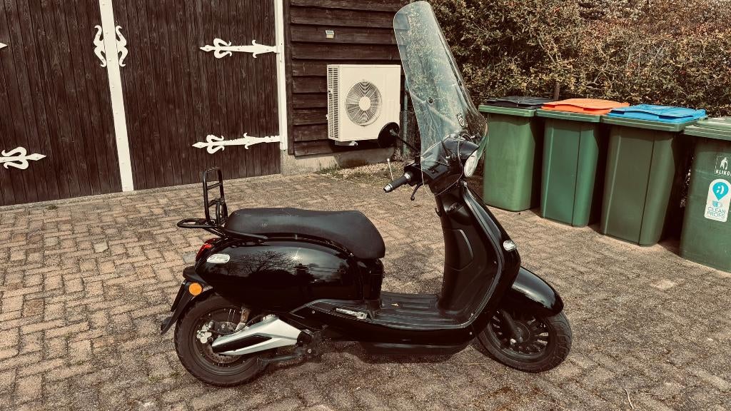 Elektrische scooter BTC eCruiser (2019) – lage km‑stand, Fietsen en Brommers, Scooters | Overige merken, Zo goed als nieuw, Maximaal 45 km/u