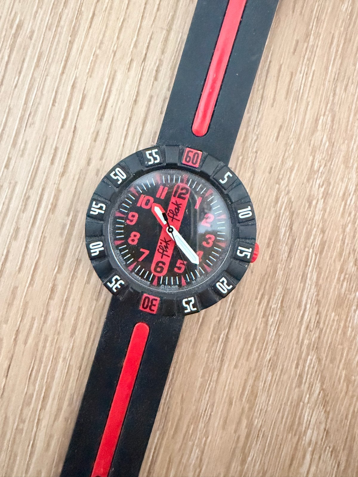 Flik Flak kinderhorloge zwart/rood, Ophalen of Verzenden, Zo goed als nieuw, Zwart, Jongen
