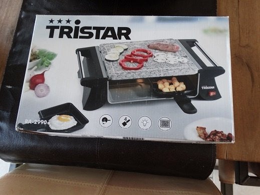 Tristar Raclette steengrill. De steen is 20x20 cm., Ophalen of Verzenden, Zo goed als nieuw, Minder dan 4 personen