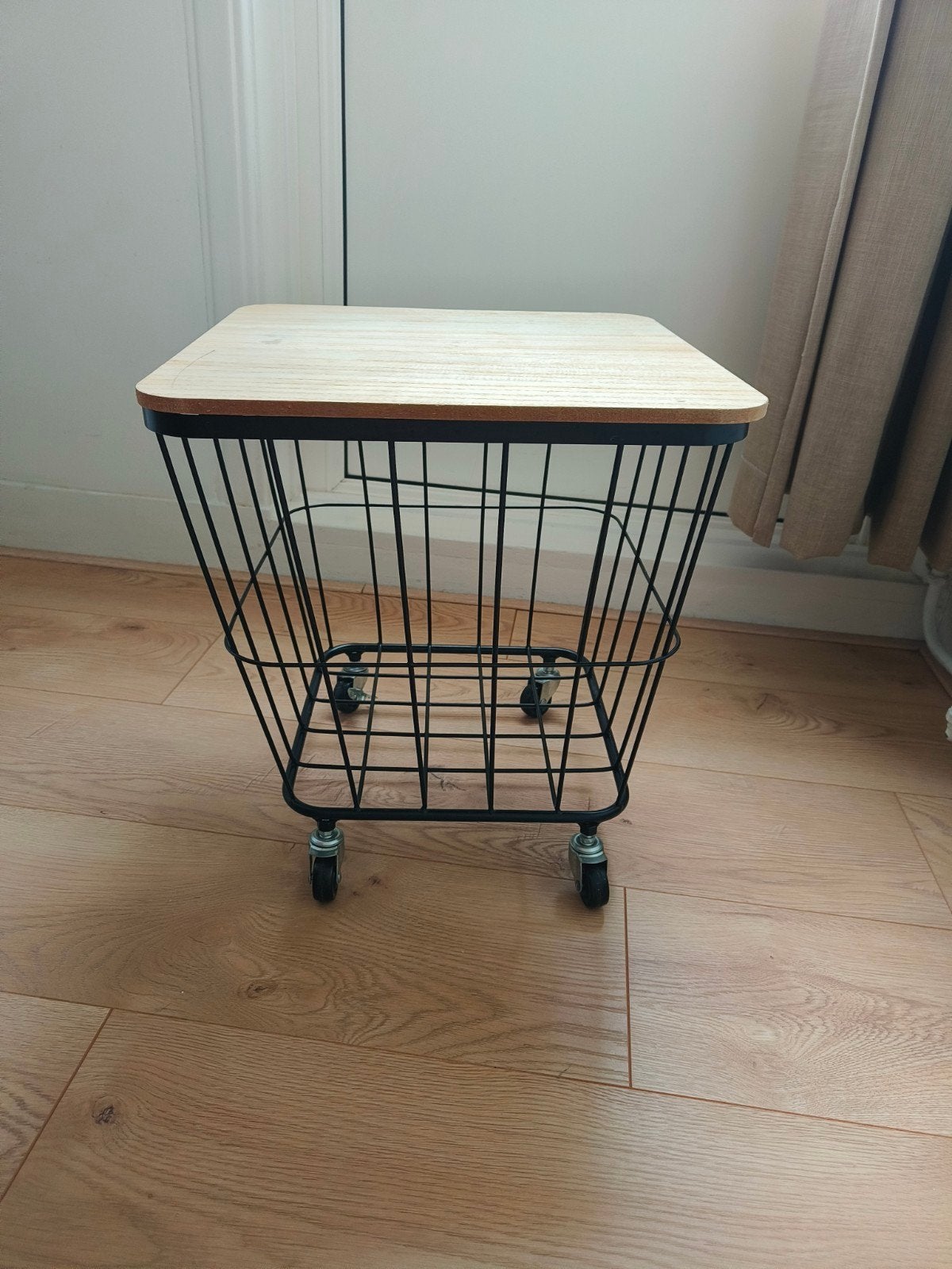 Bijzettafel met wielen - Zwart metaal en hout, Minder dan 55 cm, Vierkant, Zo goed als nieuw, Industrieel