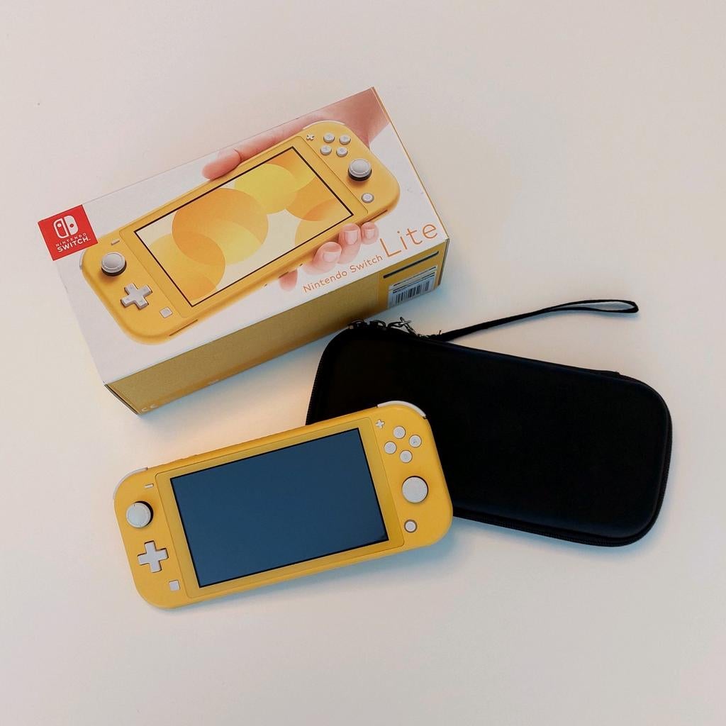 Nintendo switch lite + beschermhoes, Ophalen of Verzenden, Geel, Zo goed als nieuw, Met beschermhoes of tas